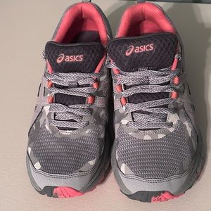 Oasics sneakers